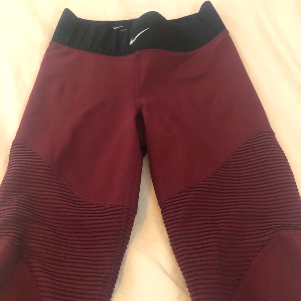Nike Aeroadapt leggings